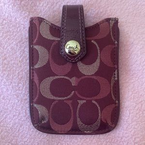 Last Chance-💗FREE earrings w/purchase! Coach Small Case